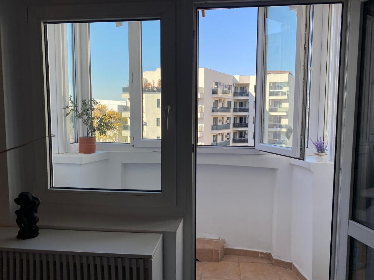 Evan Cozy Flat With Balcony & Parking, 13 September Boekarest Buitenkant foto