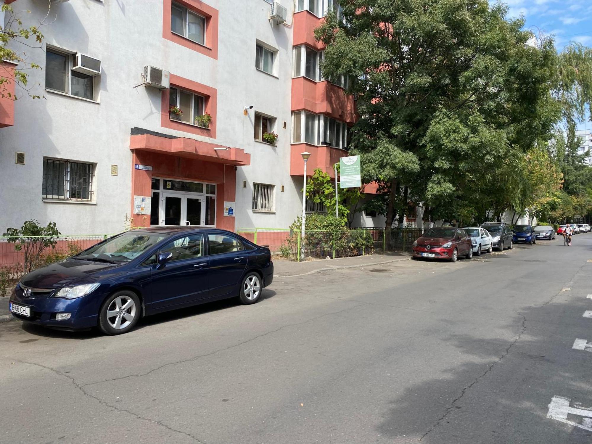 Evan Cozy Flat With Balcony & Parking, 13 September Boekarest Buitenkant foto